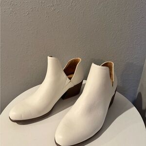 Dr. Scholl’s White Ankle Boots